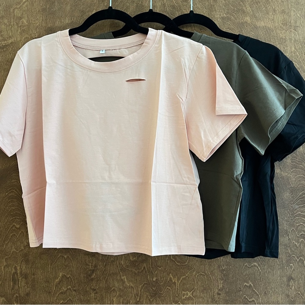 SweatyRocks Women's Summer Short Sleeve Tee Distressed Ripped Crop